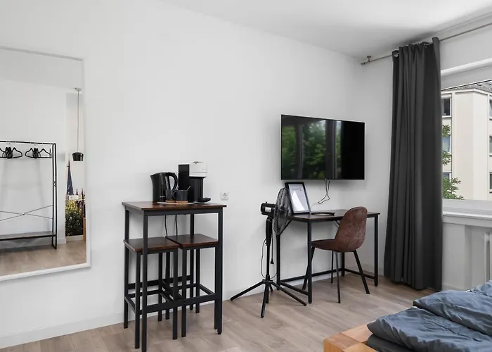 7, Direkt Am Bahnhof *